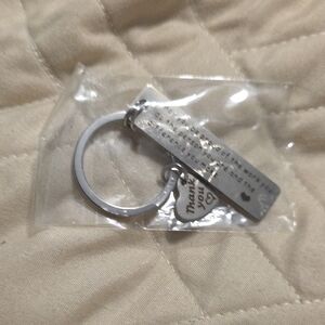 Source Unknown Silver Keychain with Heart Charm